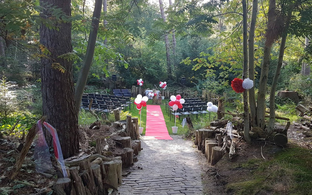 Trouwfeest buiten vieren