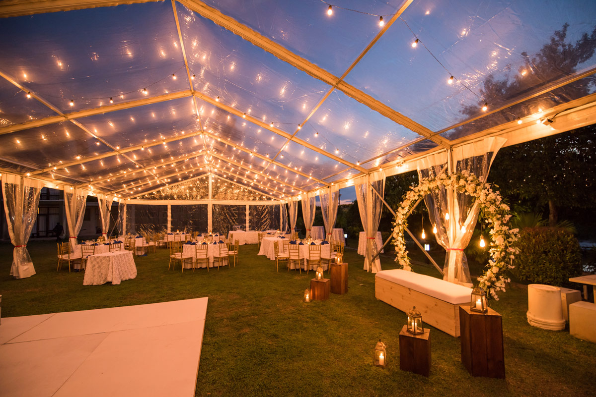 Zo kies je de juiste tent voor jullie bruiloft in de buitenlucht