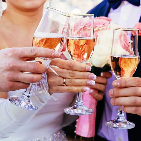 Wat is het geschikte eerste drankje op een bruiloft?